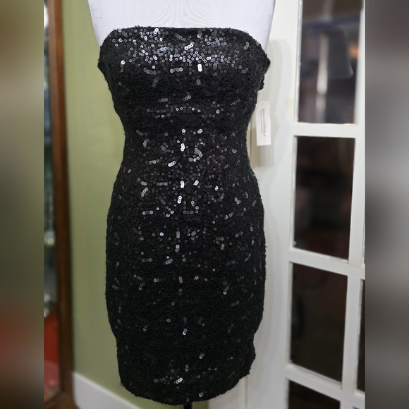 Banana Republic Sequin Dress - Picture 2 of 8